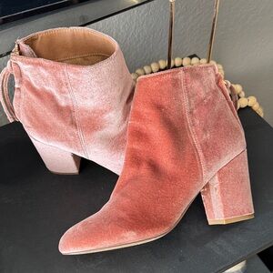 Elegant Pink Velvet Ankle Boots